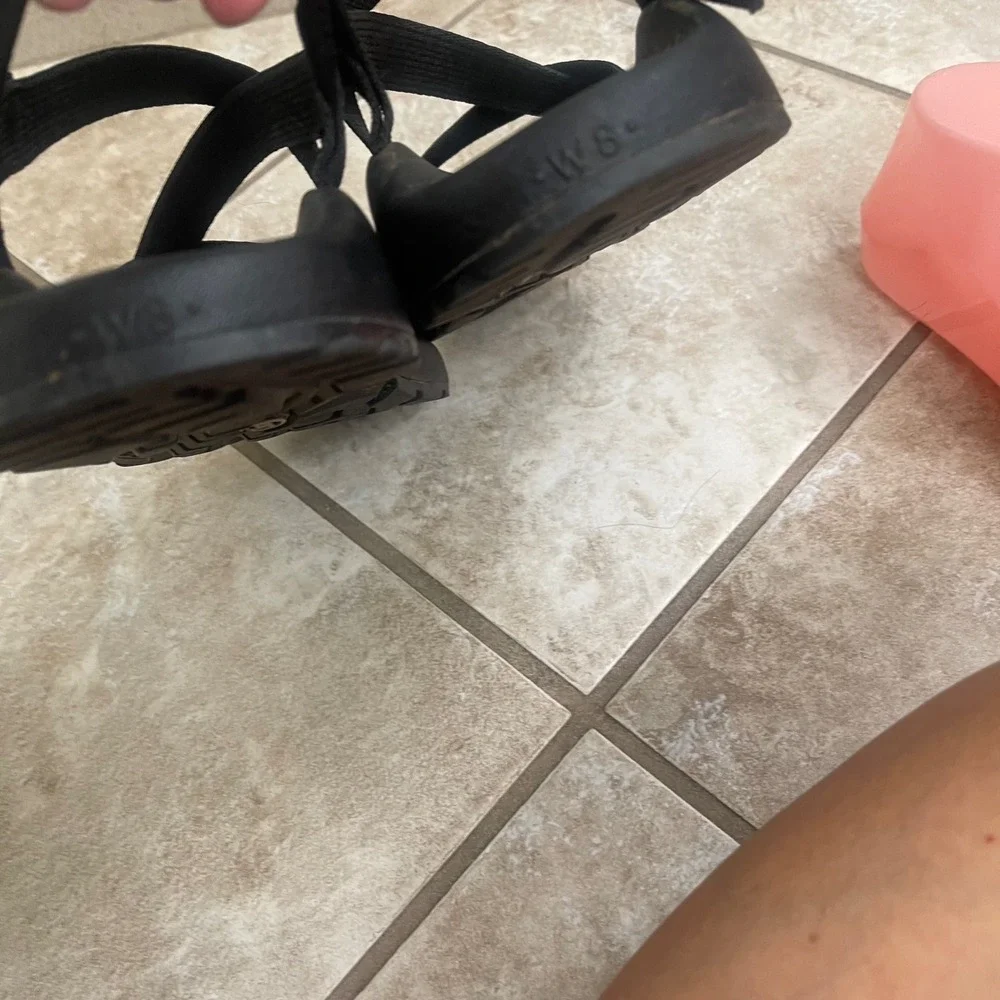 Chaco Z2 Classic Womens Black Strappy Athletic Hiking Sandals Toe Loop Size 8
